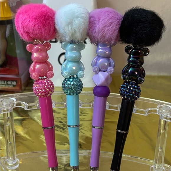 Pom Pom Bear Pen Handcrafted NEW - Picture 1 of 5